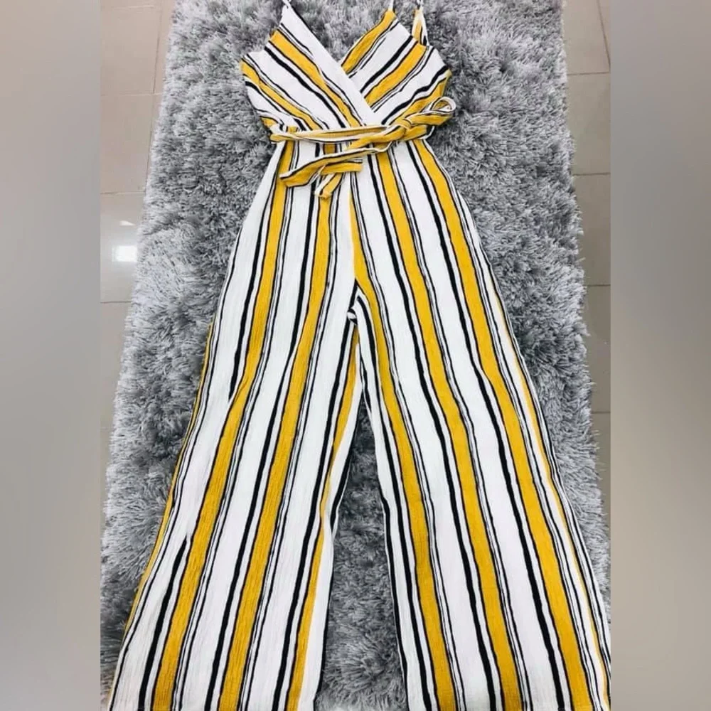 Brand New with tags Luxxel jumpsuit striped. - Picture 4 of 8